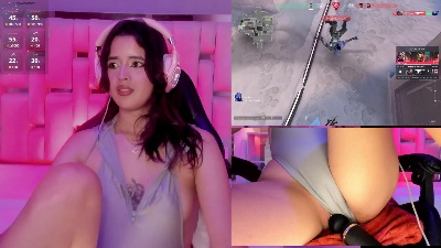 EvelynLips from Italy