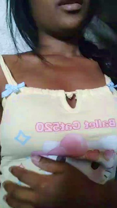 Lenahbe06 from Réunion