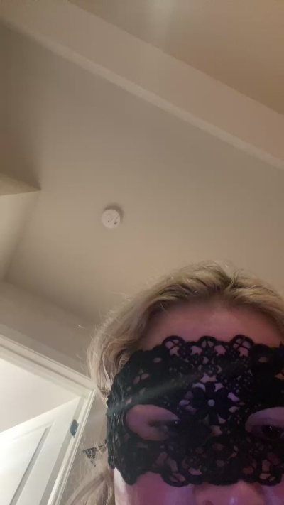 QueenBlondie69 from United States
