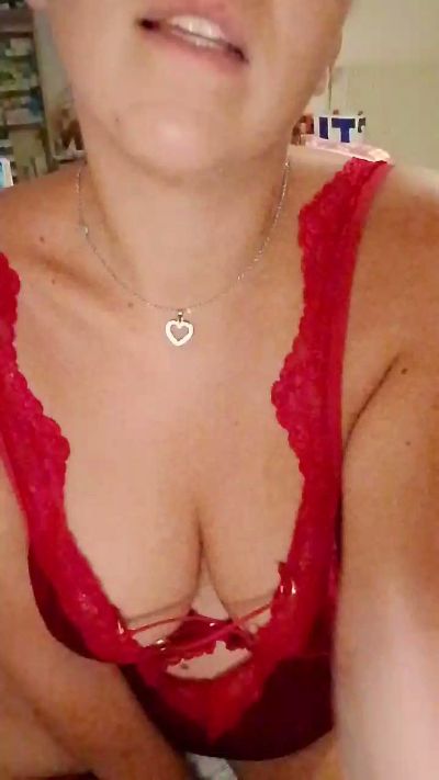 Sexymama9796 from France