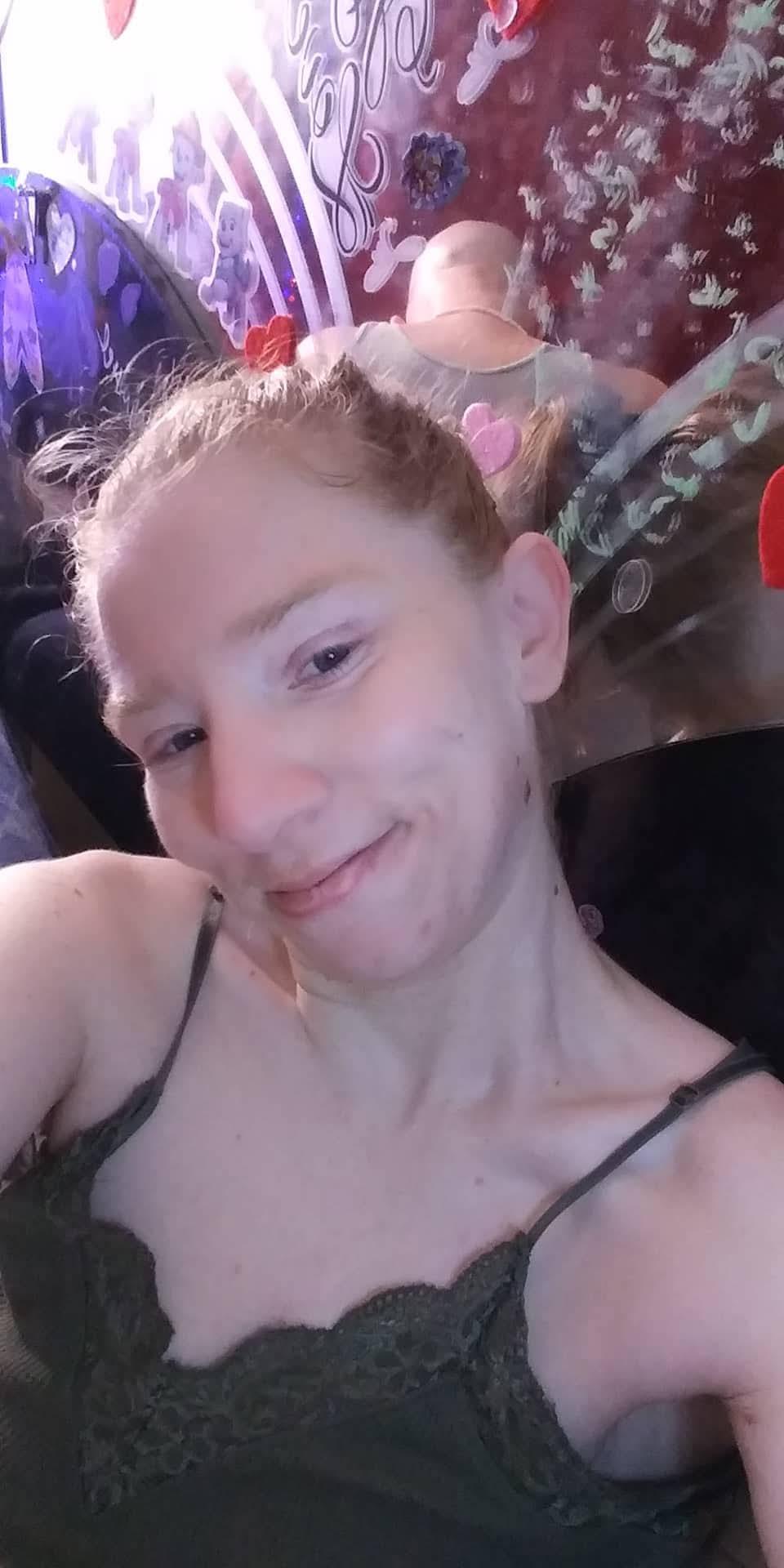 Slavequeenangel from United States