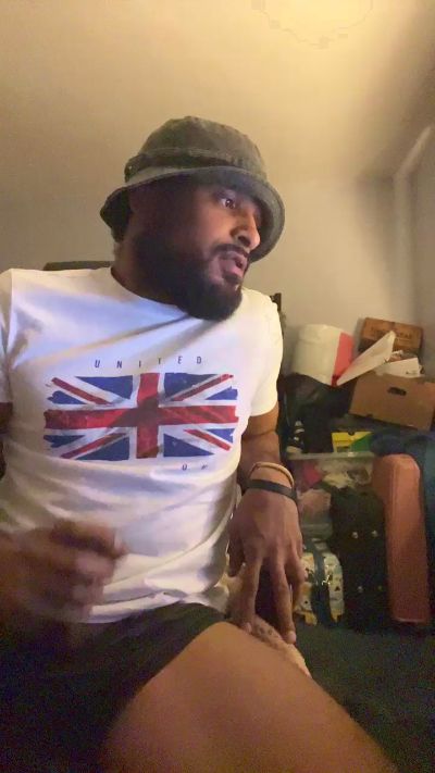 arron32 from United Kingdom