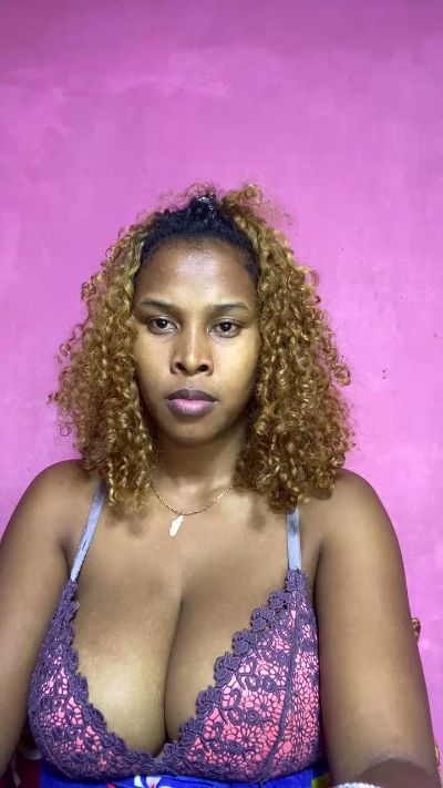 claudinasexy from Madagascar