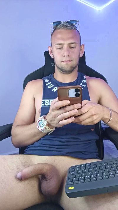 damon_baker0 from Colombia